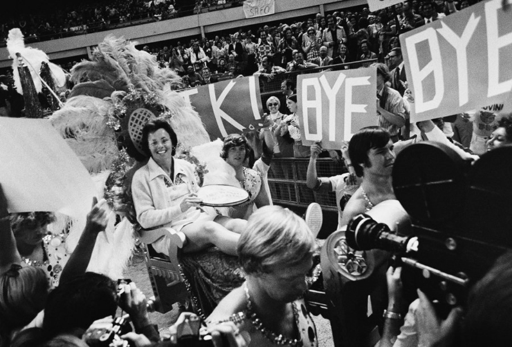 Billie Jean King triumphs in “Battle of the Sexes